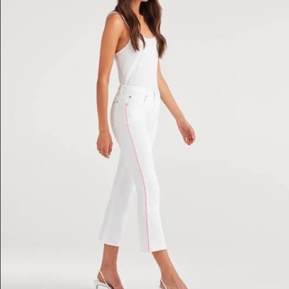 7 For All Mankind Highwaisted Kick Crop Jean - 26